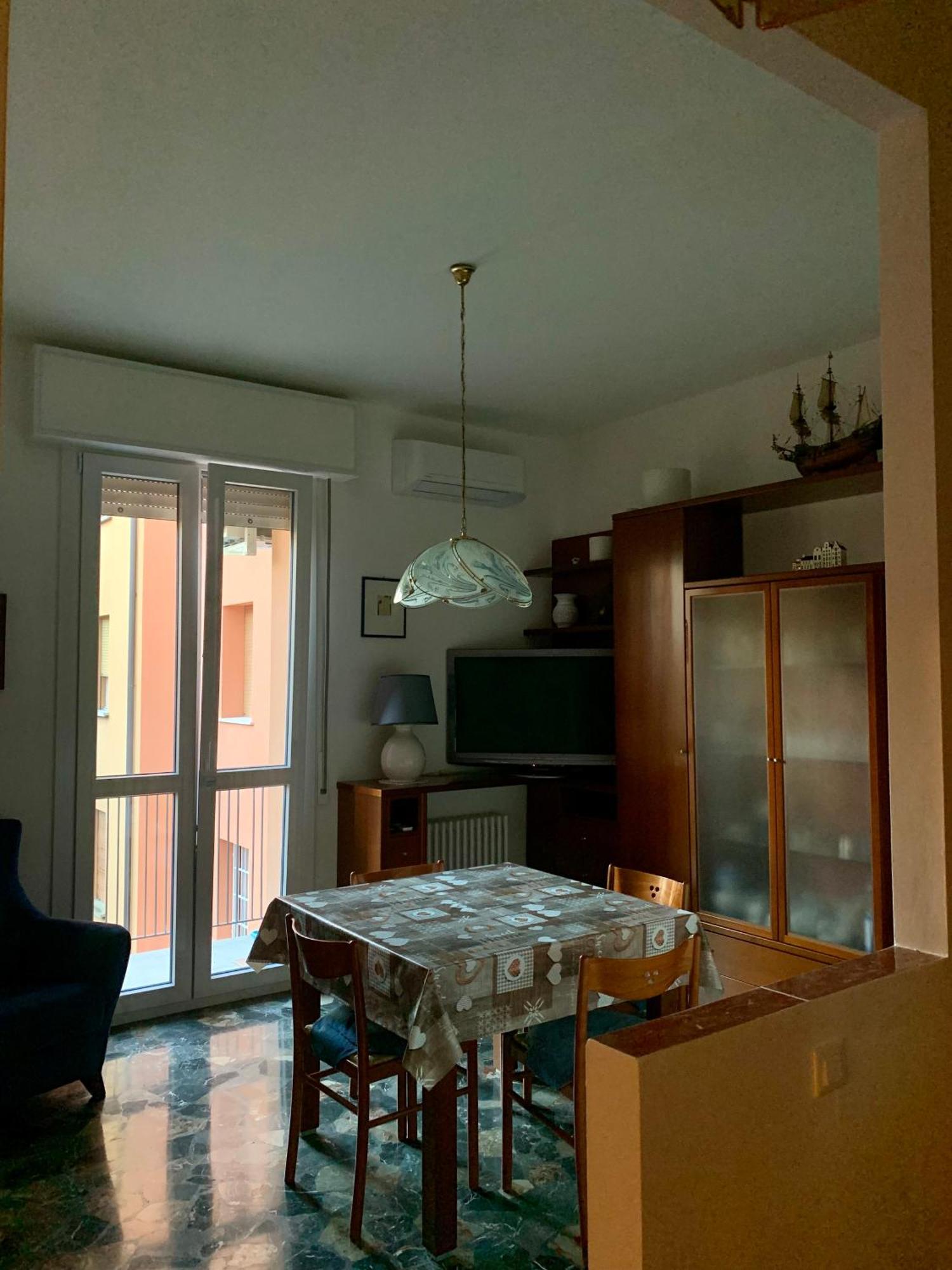 Comfortable Apartament 2 Bedroom Suitable 2-5 Pax Болоня Екстериор снимка