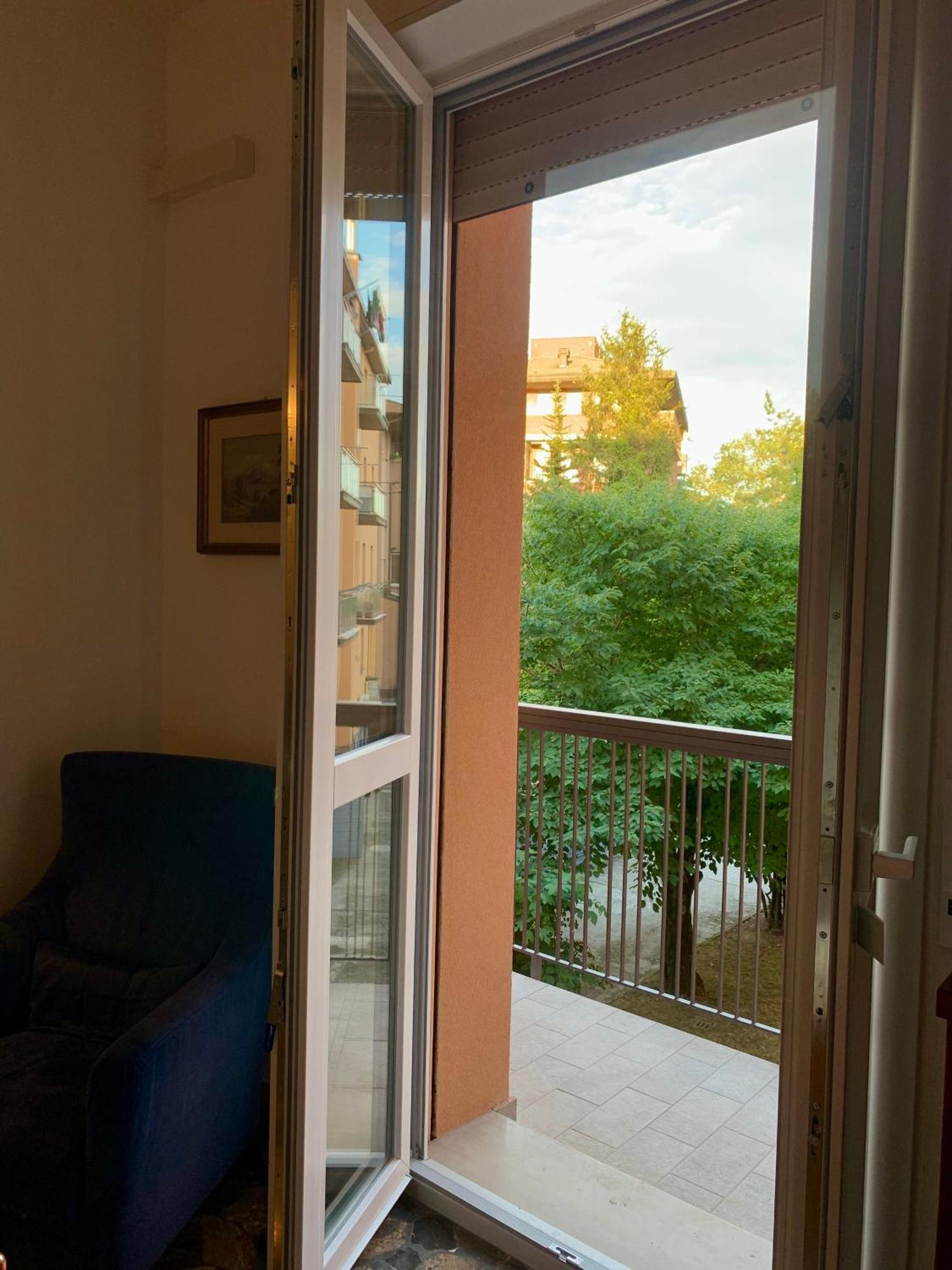 Comfortable Apartament 2 Bedroom Suitable 2-5 Pax Болоня Екстериор снимка